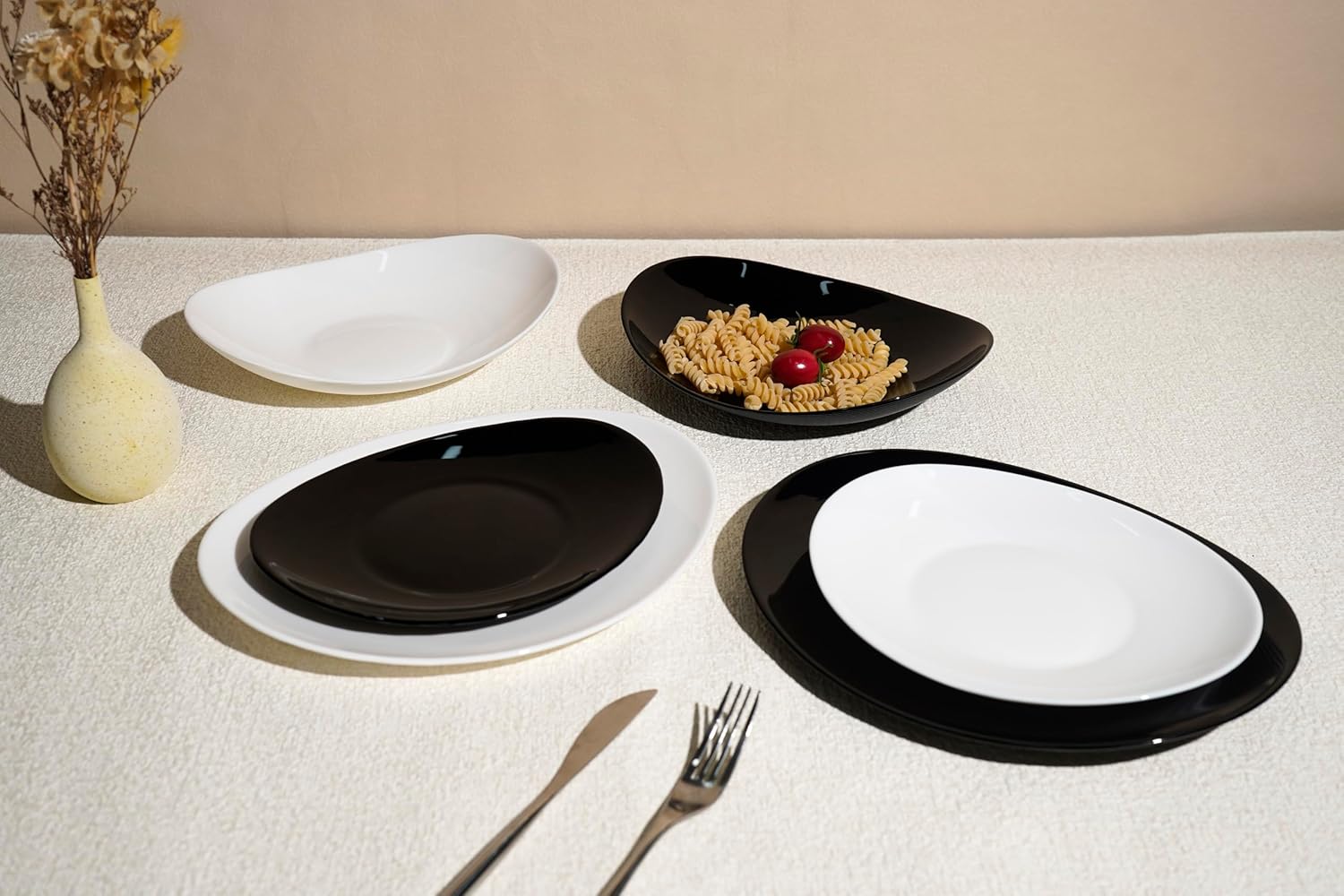 Servizio da tavola Ovale in Vetro, con 6 Piatti Piani, 6 Piatti Fondi e 6 da Dessert (18 Pezzi), Luce e Ombra, Bianco e Nero