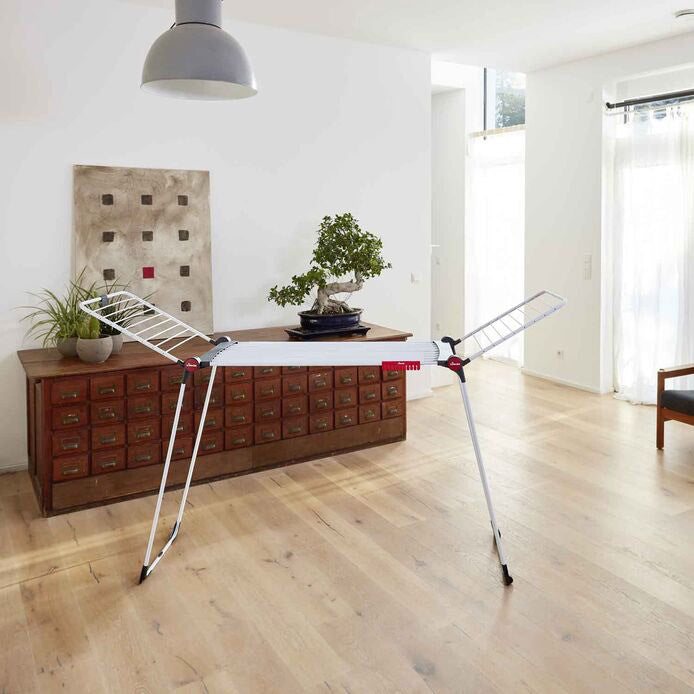 Vileda Infinity Flex Plus, stendibiancheria di grandi dimensioni, griglia telescopica estensibile fino a 2 mt, 30 mt stenditura, fatto diplastica e metallo. Da usare per stendere il tuo bucato